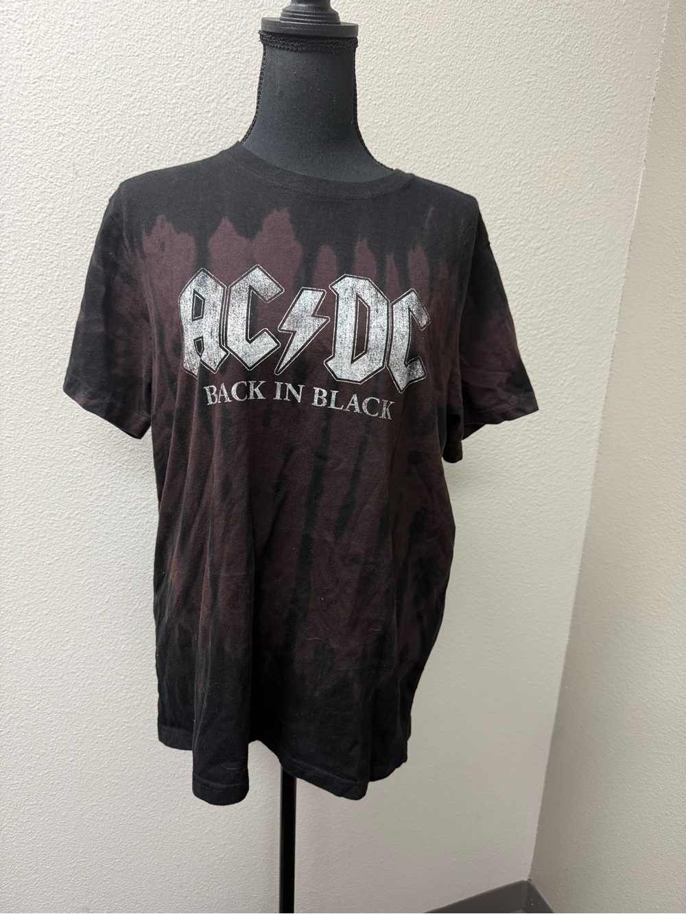 ACDC Back In Black Band Tee Large Distressed Tie Dye Rock Graphic Shirt - Picture 2 of 8